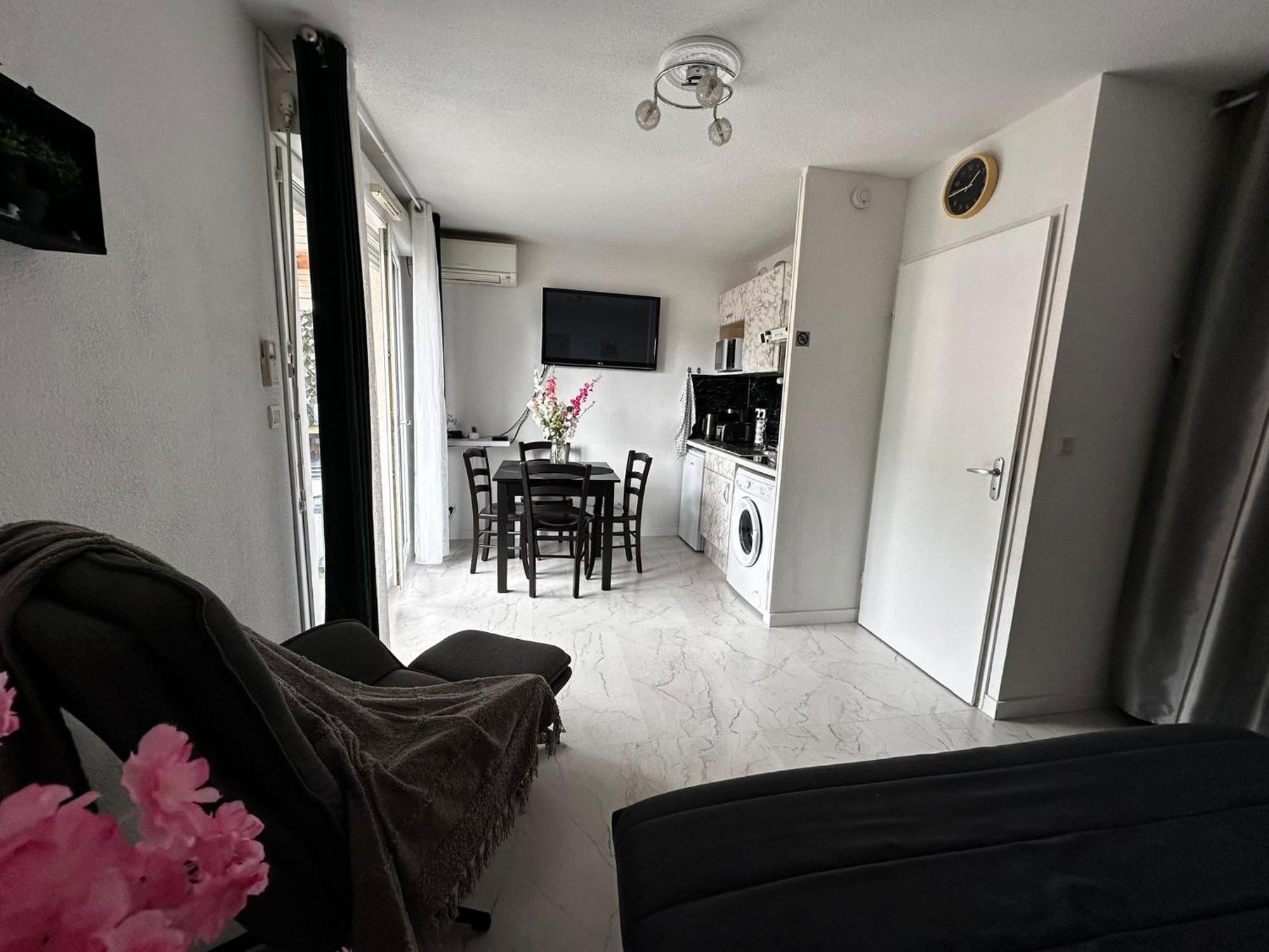 Ararat Apartment Lourdes Ngoại thất bức ảnh